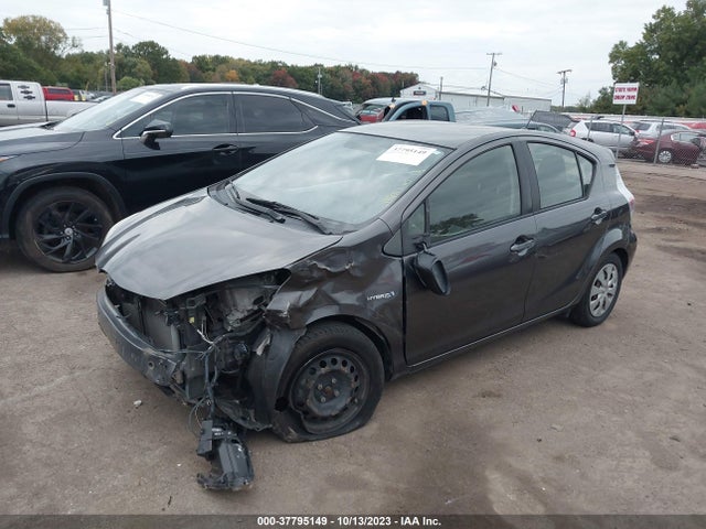 Toyota Prius C One/three/two/four 2014 JTDKDTB37E1062115 Image 2