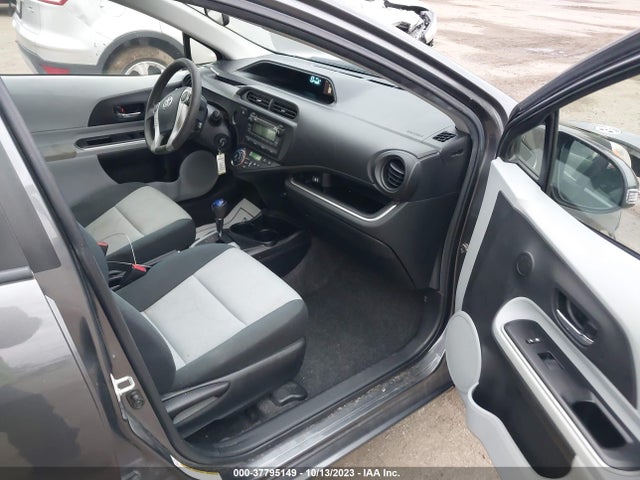 Toyota Prius C One/three/two/four 2014 JTDKDTB37E1062115 Image 5