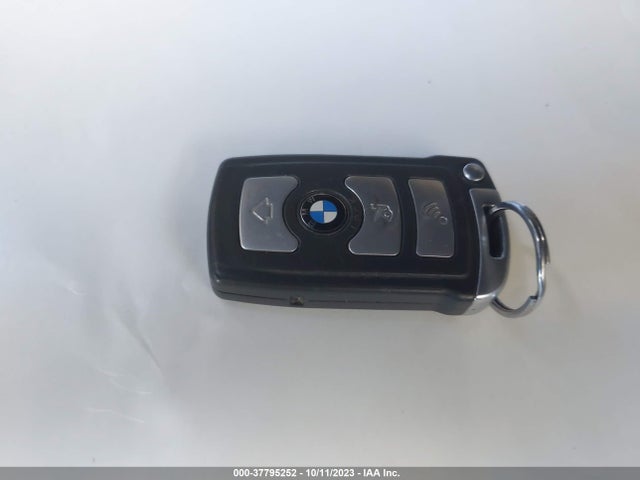 2007 BMW 750LI VIN: WBAHN83537DT67792