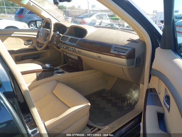 2007 BMW 750LI VIN: WBAHN83537DT67792