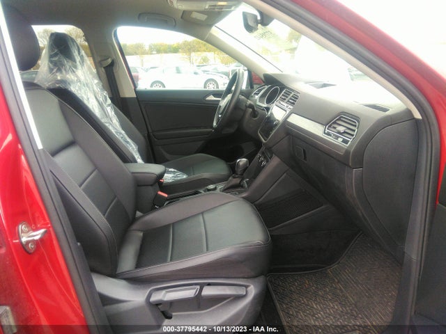 3VV2B7AX5LM011621 Volkswagen Tiguan Se/sel/se R-line Black