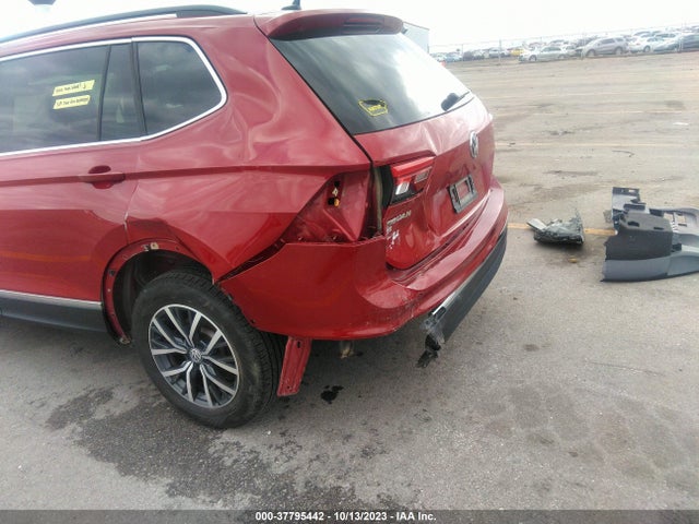3VV2B7AX5LM011621 Volkswagen Tiguan Se/sel/se R-line Black