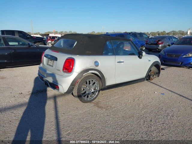 2017 MINI CONVERTIBLE WMWWG9C35H3C81755 Photo 3