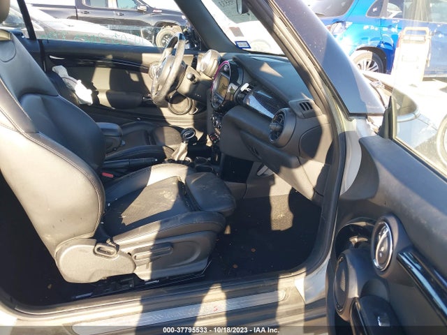 2017 MINI CONVERTIBLE WMWWG9C35H3C81755 Photo 4