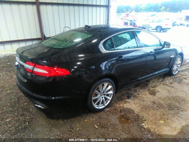 2015 JAGUAR XF SAJWJ0FF1F8U55258 Photo 3