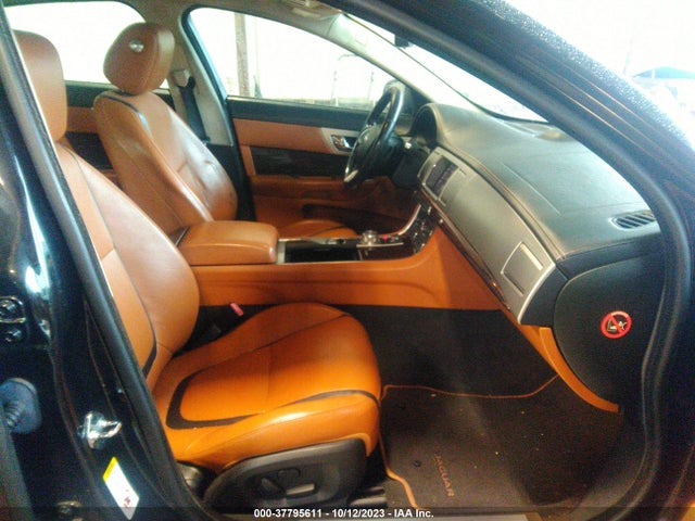 2015 JAGUAR XF SAJWJ0FF1F8U55258 Photo 4