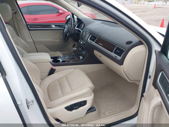 WVGEP9BP9GD005213 Volkswagen Touareg Lux