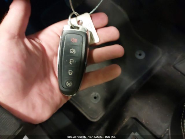 1FMCU9J92HUD53276 Ford Escape Titanium