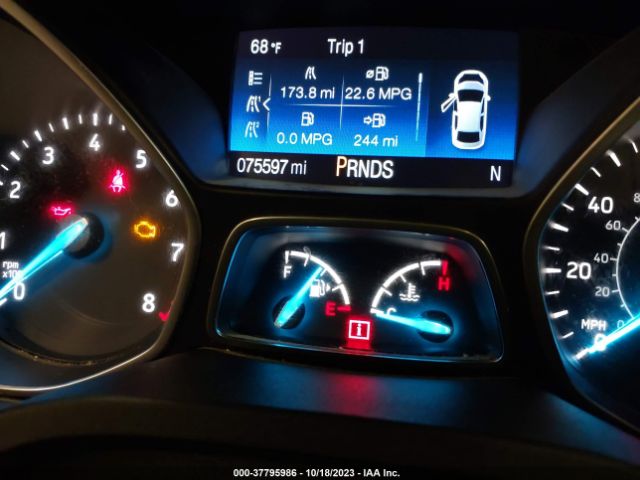1FMCU9J92HUD53276 Ford Escape Titanium