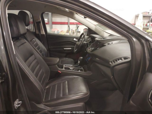 1FMCU9J92HUD53276 Ford Escape Titanium