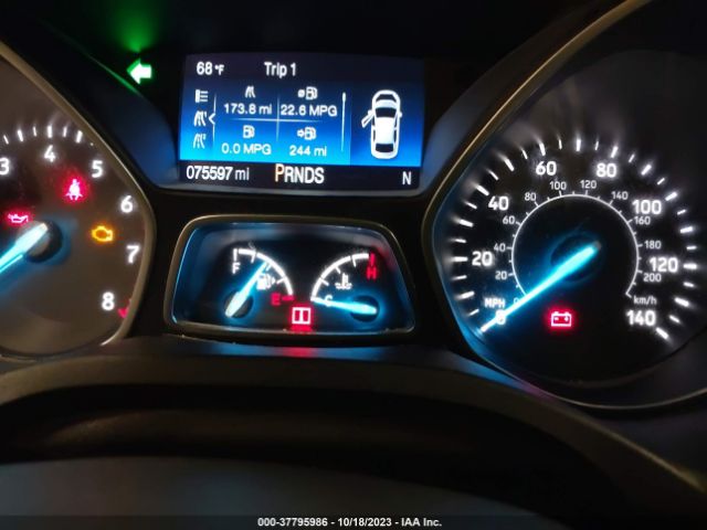 1FMCU9J92HUD53276 Ford Escape Titanium