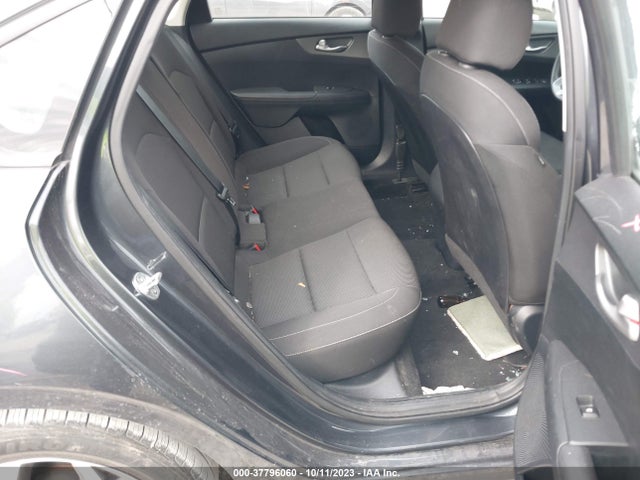 2019 KIA FORTE LXS VIN: 3KPF24AD8KE100354