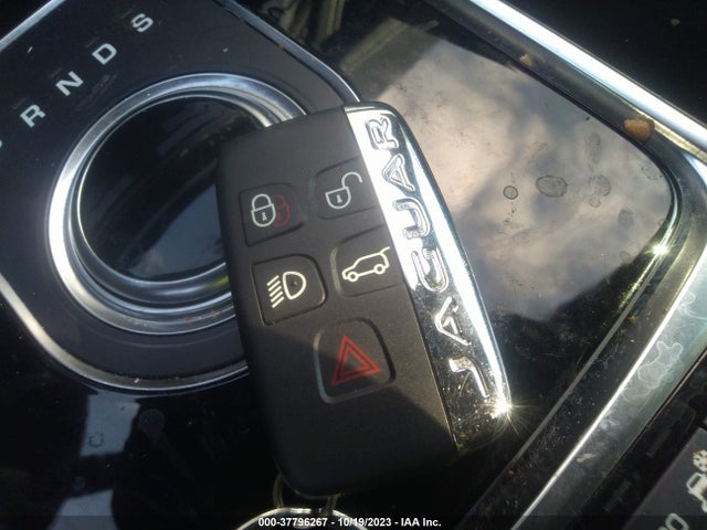 2019 JAGUAR F-PACE SADCM2FV2KA398619 Photo 10