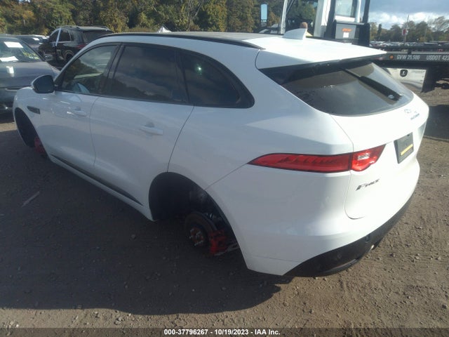 2019 JAGUAR F-PACE SADCM2FV2KA398619 Photo 2