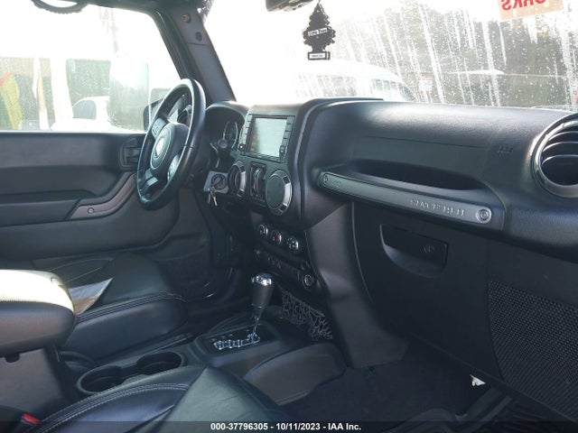 1C4BJWDG9GL347724 Jeep Wrangler Unlimited Sport