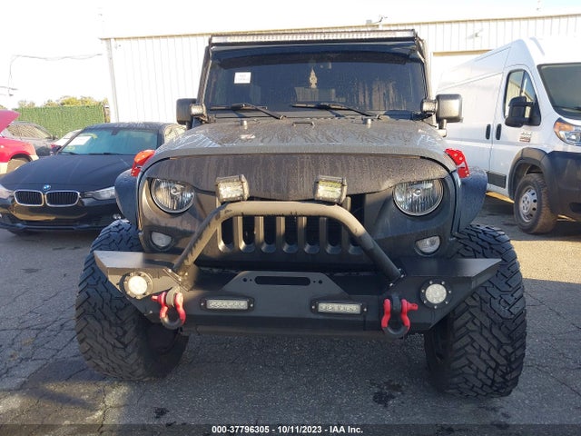 1C4BJWDG9GL347724 Jeep Wrangler Unlimited Sport