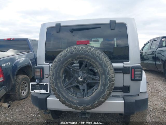 1C4BJWEGXFL742640 Jeep Wrangler Unlimited Sahara