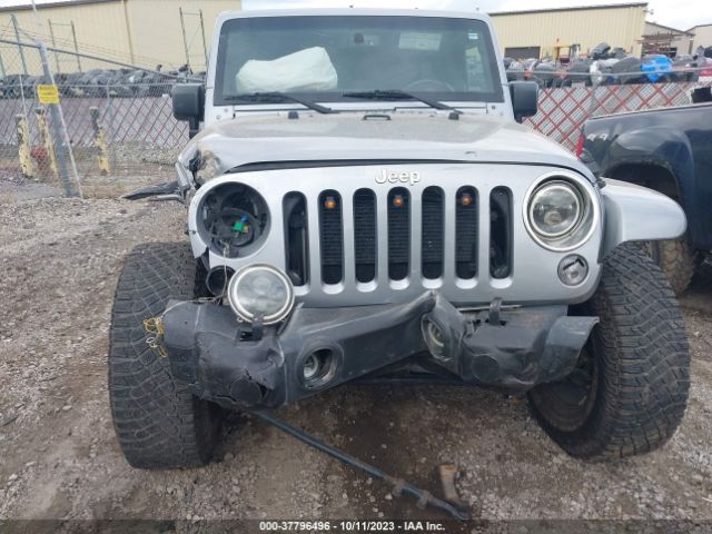 1C4BJWEGXFL742640 Jeep Wrangler Unlimited Sahara