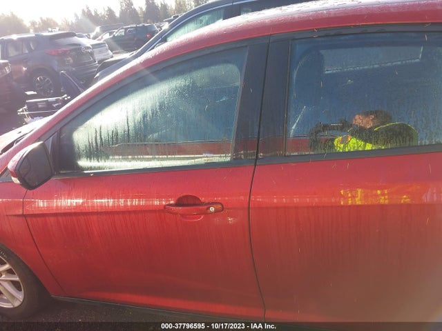 Ford FOCUS SE 2018 1FADP3K25JL304797 Image 14