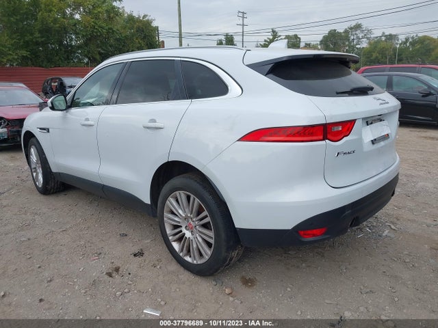 2018 JAGUAR F-PACE SADCN2EV1JA242827 Photo 2