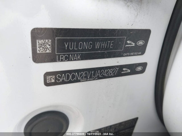 2018 JAGUAR F-PACE SADCN2EV1JA242827 Photo 8