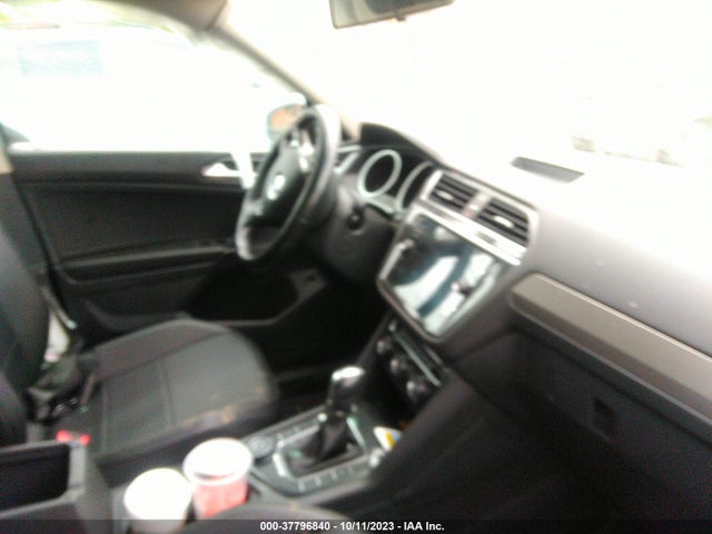 3VV2B7AX3JM112833 Volkswagen Tiguan Sel/se