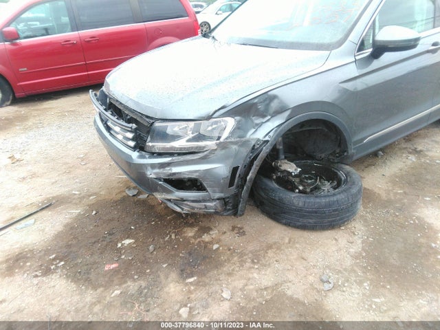 3VV2B7AX3JM112833 Volkswagen Tiguan Sel/se