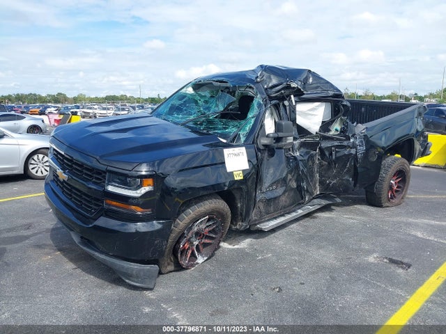 Chevrolet Silverado 1500 Custom 2018 3GCPCPEC5JG553595 Image 2