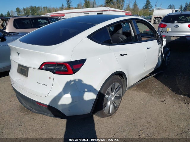 5YJYGDEE2MF233833 Tesla Model Y Long Range