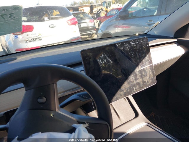 5YJYGDEE2MF233833 Tesla Model Y Long Range