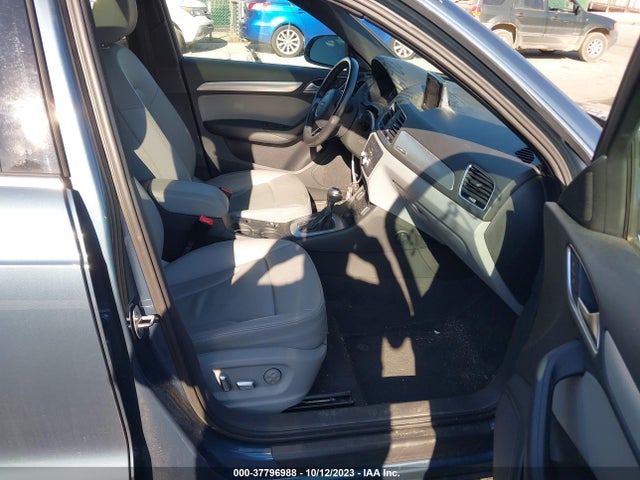 WA1EFCFS5GR025071 Audi Q3 Premium Plus