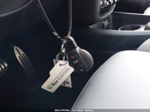 2023 MINI CLUBMAN WMWJZ9C05P2T86257 Photo 10