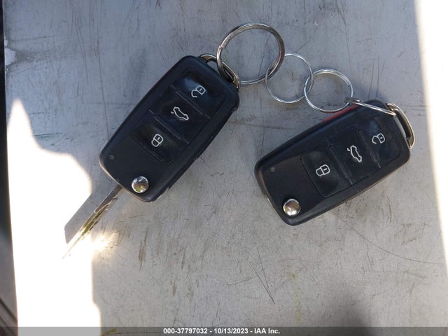 3VW2K7AJ8EM369418 Volkswagen Jetta Sedan S
