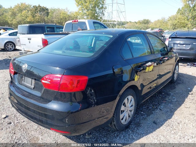 3VW2K7AJ8EM369418 Volkswagen Jetta Sedan S