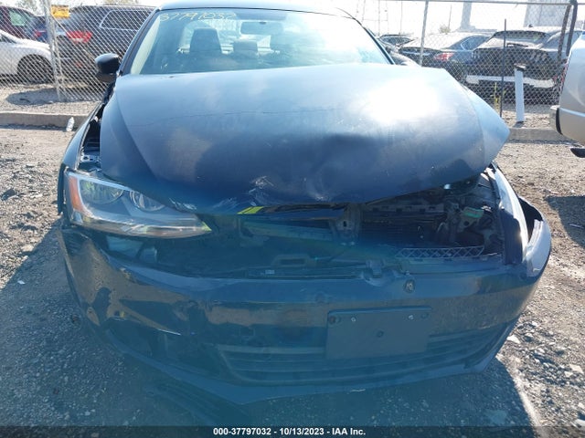 3VW2K7AJ8EM369418 Volkswagen Jetta Sedan S