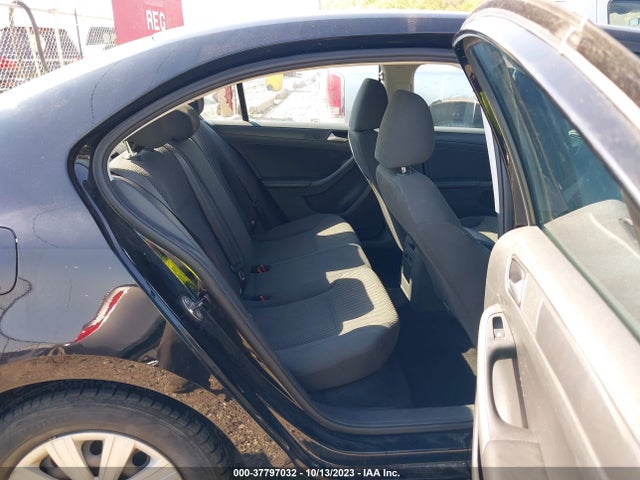 3VW2K7AJ8EM369418 Volkswagen Jetta Sedan S