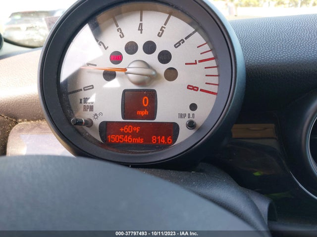 2011 MINI COOPER CLUBMAN WMWZF3C54BTX81635 Photo 6