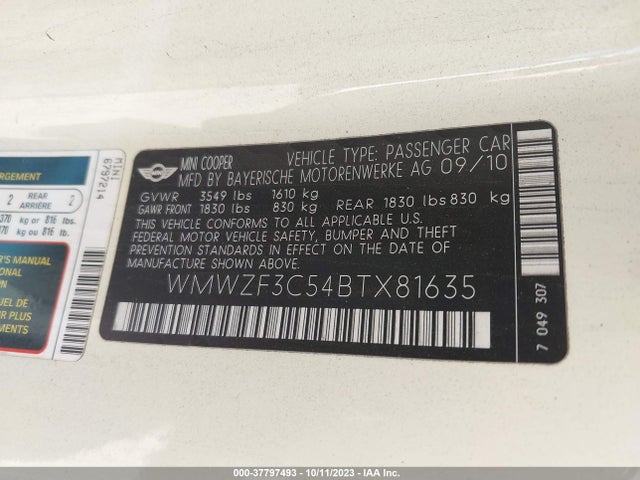 2011 MINI COOPER CLUBMAN WMWZF3C54BTX81635 Photo 8