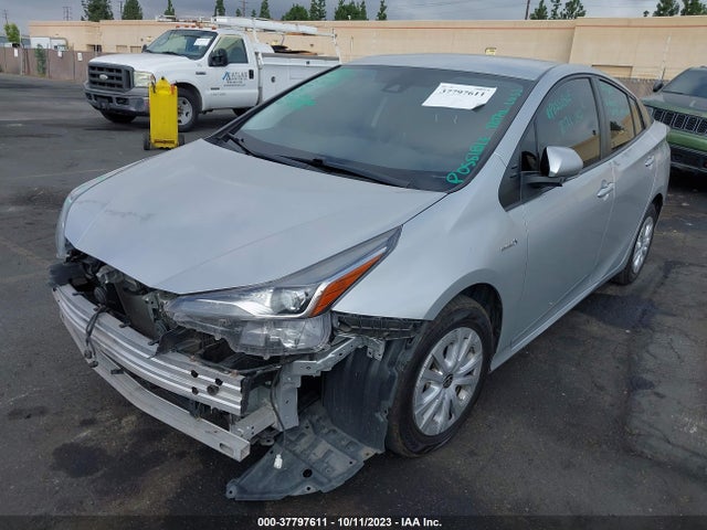 Toyota Prius L 2021 JTDKAMFU4M3151970 Image 2