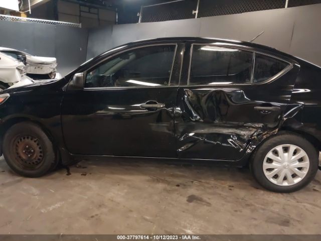 3N1CN7AP1FL924108 Nissan Versa S Plus