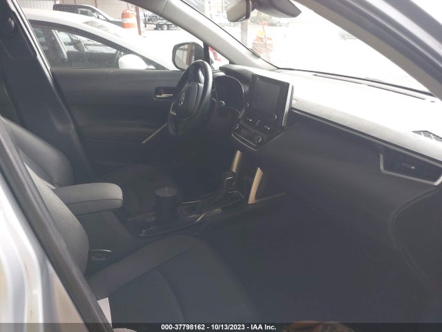 2022 TOYOTA COROLLA CROSS XLE VIN: 7MUDAAAG9NV005658