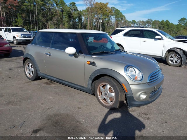 2011 MINI COOPER HARDTOP WMWSU3C50BT097494 Photo 0