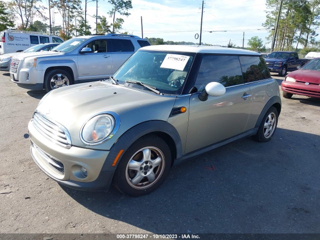 2011 MINI COOPER HARDTOP WMWSU3C50BT097494 Photo 1