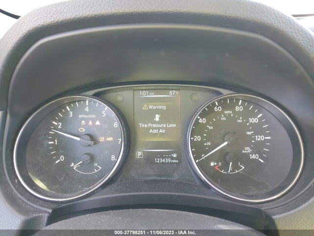 Nissan ROGUE SV 2017 KNMAT2MT1HP513644 Image 16