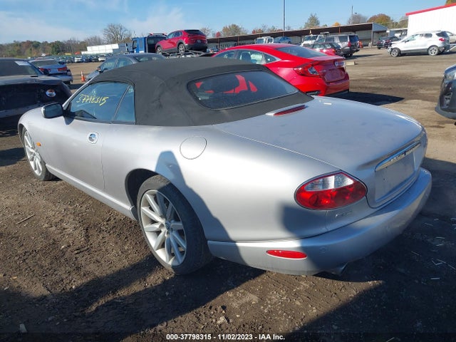 2005 JAGUAR XK8 SAJDA42C652A41956 Photo 2