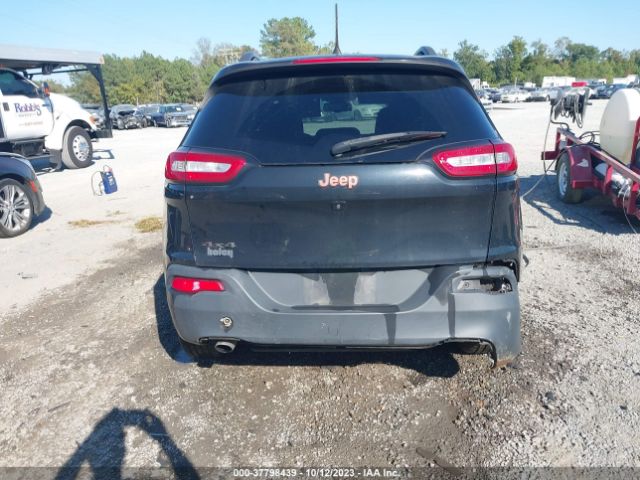 1C4PJMCB6HW576703 Jeep Cherokee Latitude