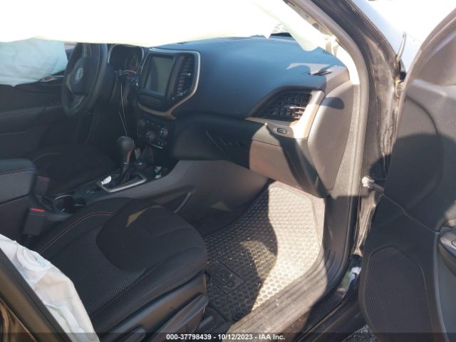 1C4PJMCB6HW576703 Jeep Cherokee Latitude
