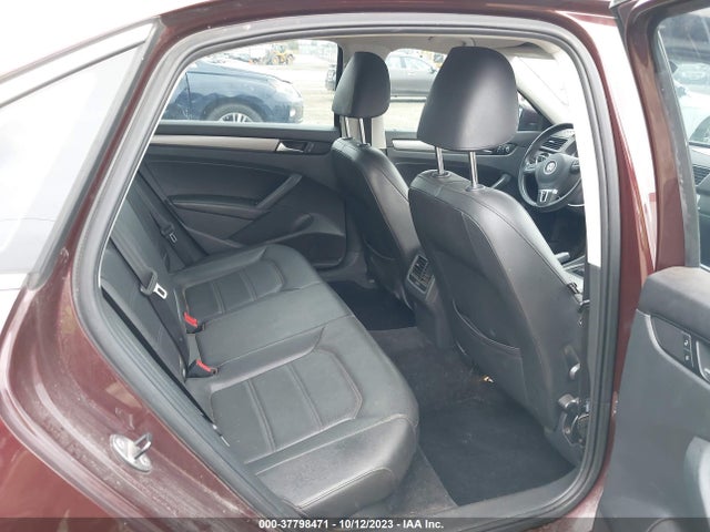 1VWBS7A34EC041545 Volkswagen Passat Se W/sunroof