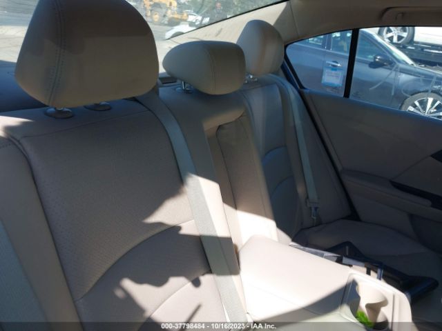 1HGCR3F9XHA043830 Honda Accord Touring V6