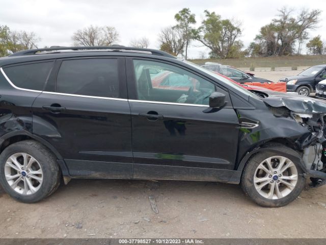 1FMCU0GD0HUE81233 Ford ESCAPE SE